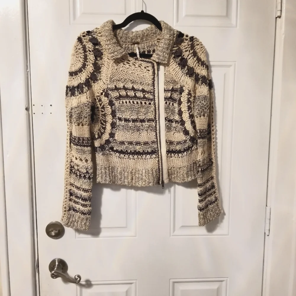* RARE FIND* Free People Crochet Moto Jacket in Midnight Combo (white). … - Picture 4 of 10